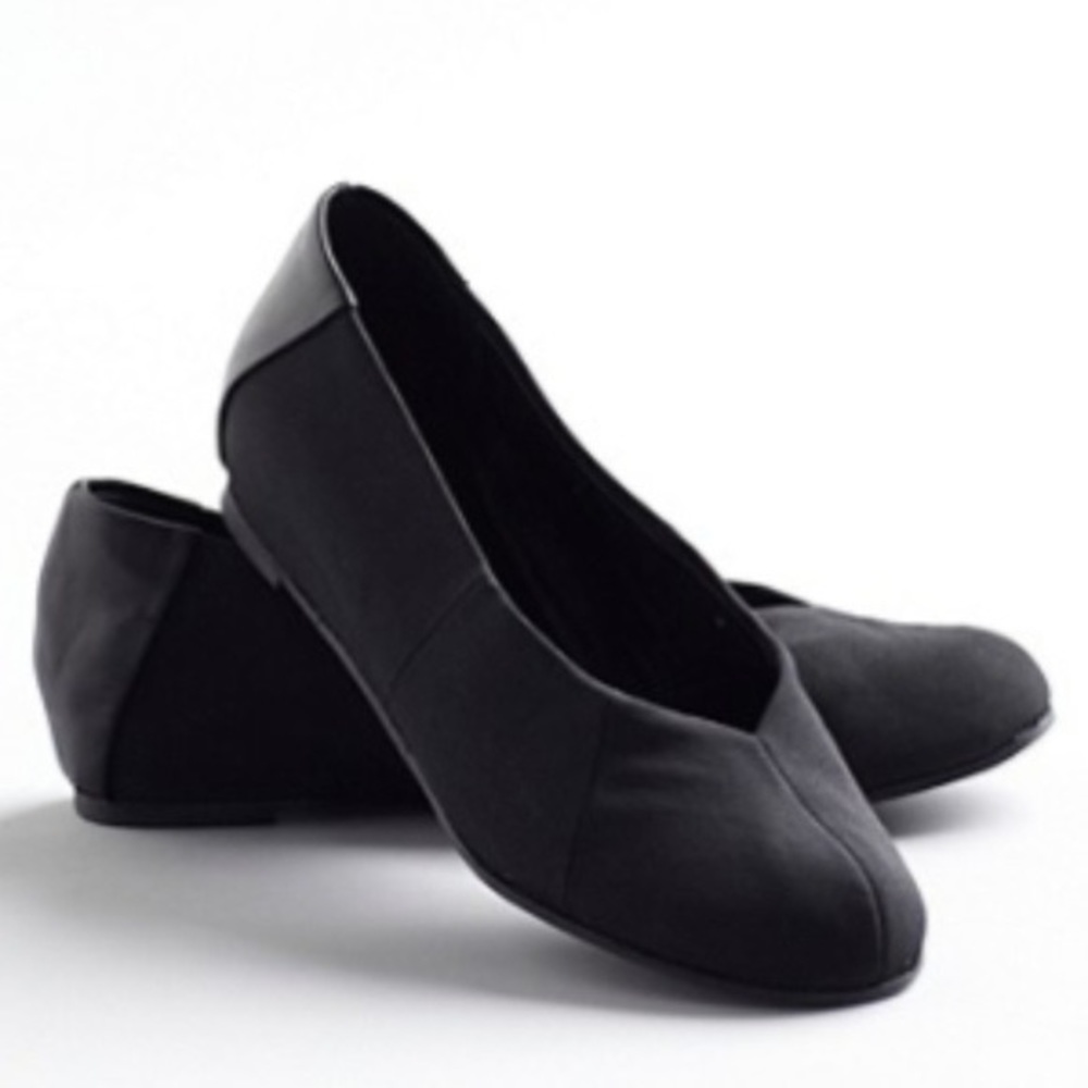 Eileen Fisher Black Stretch Grosgrain Leather V Cut Hidden Wedge Canoe Flats